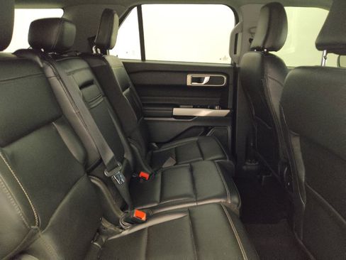 Used 2023 Ford Explorer XLT w/ Equipment Group 202A RWD image 19