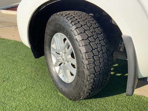 Used 2019 Nissan Frontier SV image 27