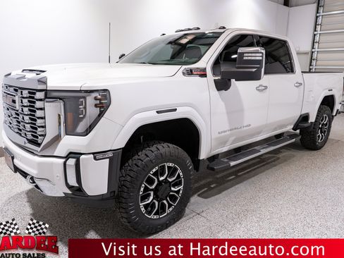 Used 2024 GMC Sierra 2500 Denali w/ Denali Reserve Package AWD/4WD image 2