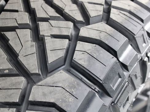 Used 2022 Ford F350 Lariat w/ Chrome Package image 16