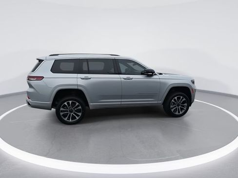 Used 2024 Jeep Grand Cherokee L Overland w/ Trailer Tow Package AWD/4WD image 9
