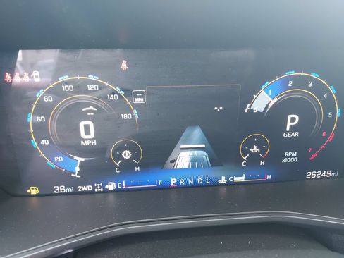 Used 2024 Chevrolet Colorado Trail Boss w/ Technology Package AWD/4WD image 18