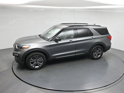 Certified 2023 Ford Explorer XLT w/ Equipment Group 202A RWD image 43