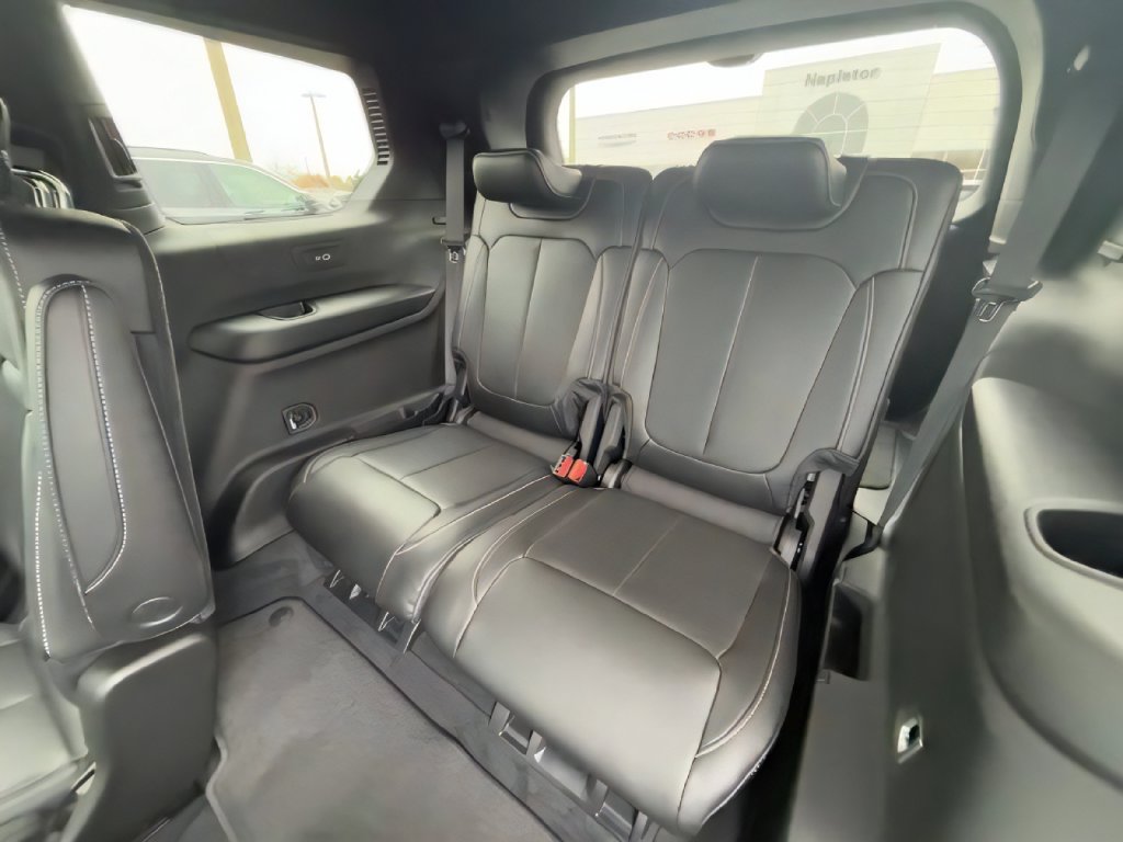 Used 2025 Jeep Grand Cherokee L Limited w/ Luxury Tech Group II RWD image 13