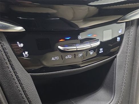 Used 2023 Cadillac XT6 Sport image 21