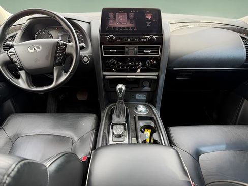 Used 2024 INFINITI QX80 Luxe image 3