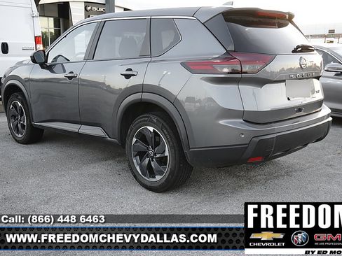 Used 2024 Nissan Rogue SV FWD image 5