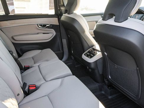 New 2026 Volvo XC90 B6 Plus w/ Protection Package Premier AWD/4WD image 19