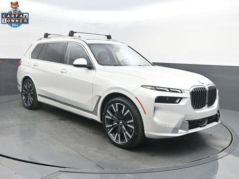 Certified 2024 BMW X7 xDrive40i image 9
