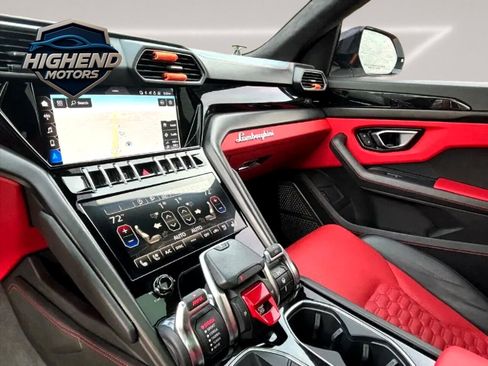 Used 2021 Lamborghini Urus image 19