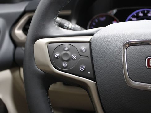 Used 2023 GMC Acadia Denali AWD/4WD image 45