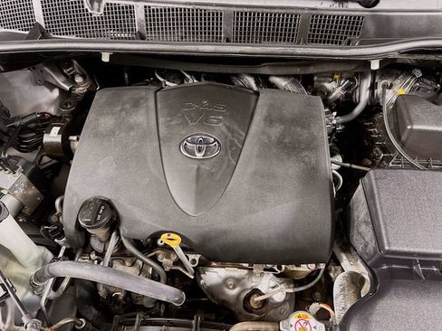 Used 2020 Toyota Sienna XLE FWD image 37