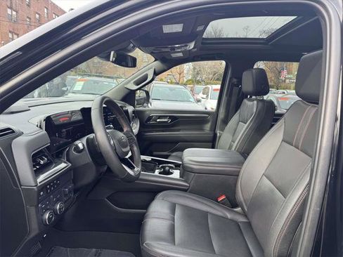 Used 2025 Chevrolet Suburban RST w/ Sun And Tow Package image 18