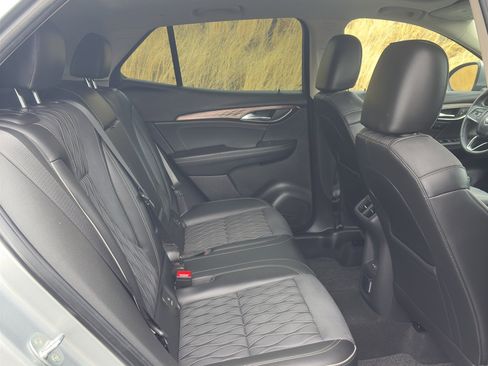 Used 2023 Buick Envision Avenir image 37