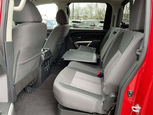 Used 2024 Nissan Titan SV w/ SV Convenience Package image 13