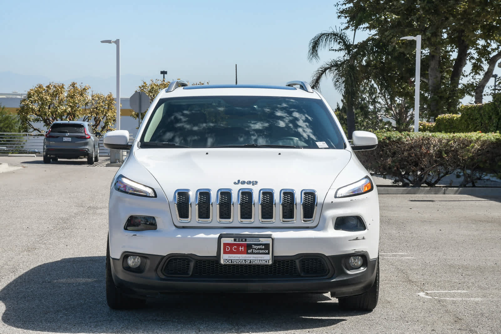 Used 2016 Jeep Cherokee Latitude w/ Comfort/Convenience Group FWD image 2