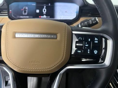 Used 2025 Land Rover Range Rover Sport SE AWD/4WD image 19