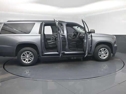 Used 2020 Chevrolet Suburban LT image 64