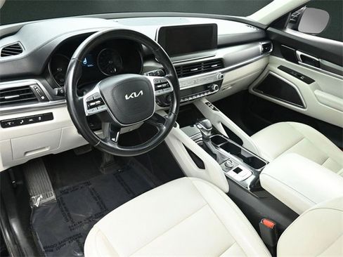 Used 2022 Kia Telluride S image 10