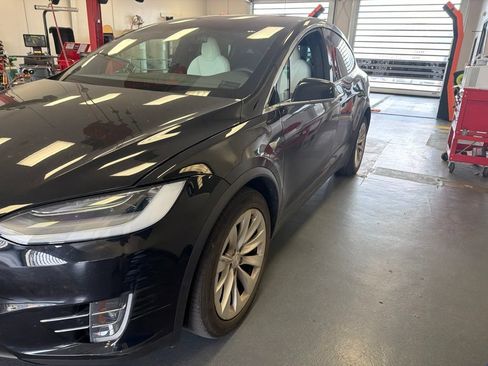 Used 2020 Tesla Model X Long Range AWD/4WD image 4