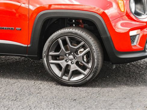 Used 2021 Jeep Renegade Latitude AWD/4WD image 4