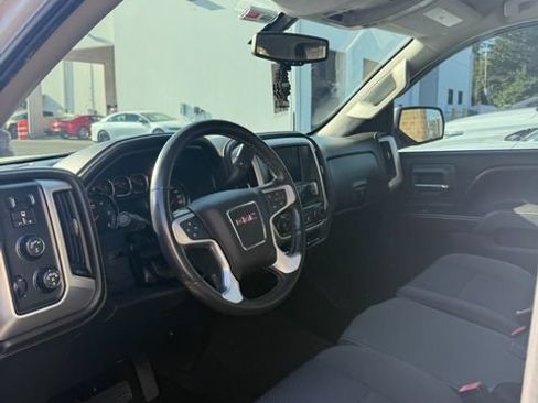 Used 2017 GMC Sierra 1500 SLE w/ Suspension Package, Off-Road AWD/4WD image 4