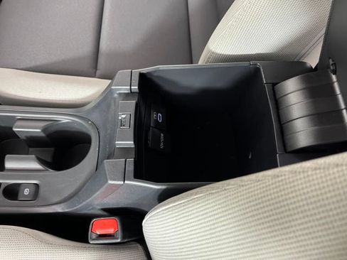 Used 2025 Toyota Corolla LE FWD image 31