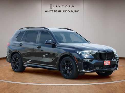 Used 2020 BMW X7 xDrive40i w/ M Sport Package AWD/4WD image 3
