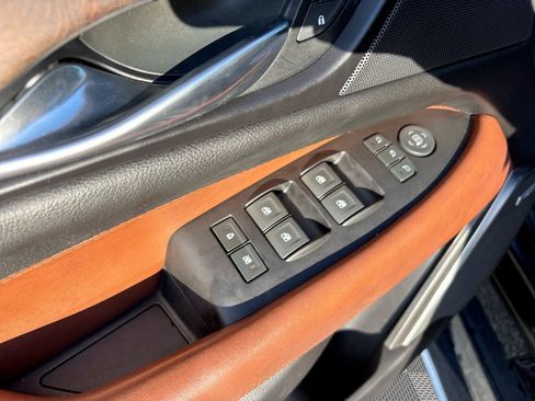 Used 2019 Cadillac Escalade ESV Premium Luxury AWD/4WD image 14