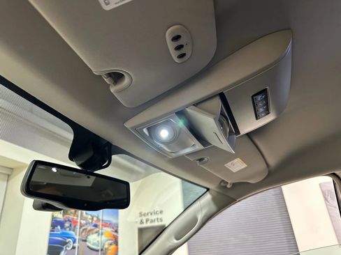 Used 2016 Chrysler Town & Country Touring-L w/ Driver Convenience Group image 42