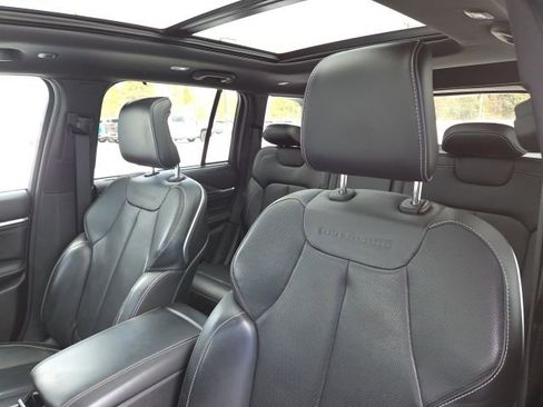 Used 2023 Jeep Grand Cherokee Overland w/ Luxury Tech Group IV image 26