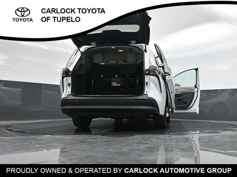 Used 2024 Toyota Sienna LE image 44