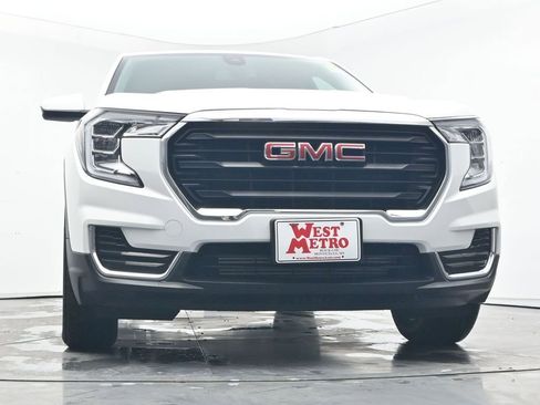 Certified 2024 GMC Terrain SLE image 29