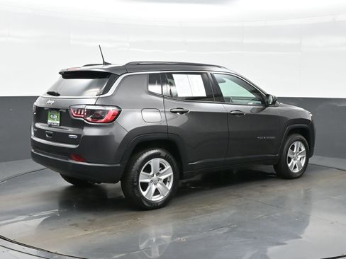 Used 2022 Jeep Compass Latitude image 6