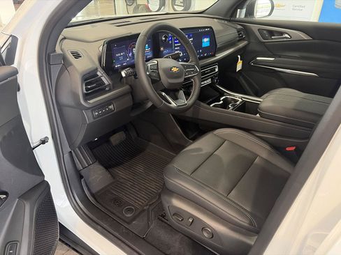 New 2026 Chevrolet Traverse LT w/ Driver Confidence Package AWD/4WD image 18