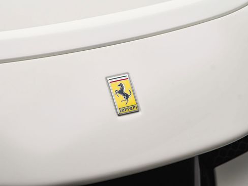 Used 2022 Ferrari SF90 Spider image 26