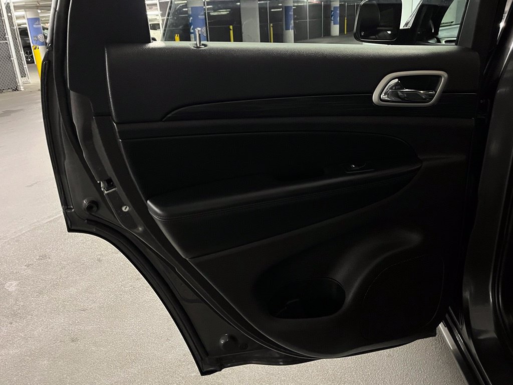 Used 2021 Jeep Grand Cherokee Laredo X AWD/4WD image 19