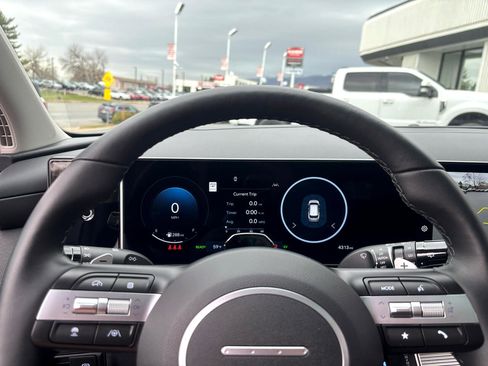 Used 2025 Hyundai Tucson Limited image 7