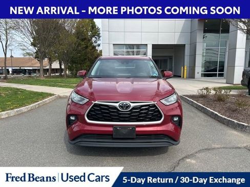 Used 2020 Toyota Highlander LE image 9