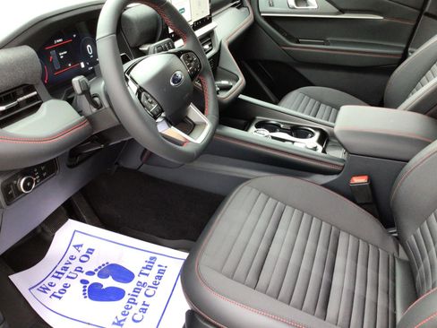 New 2026 Ford Explorer ST-Line AWD/4WD image 3