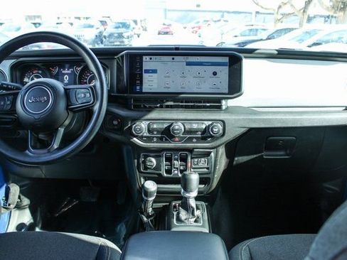 Used 2025 Jeep Wrangler Sport image 15