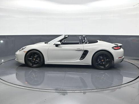 Used 2018 Porsche 718 Boxster image 4