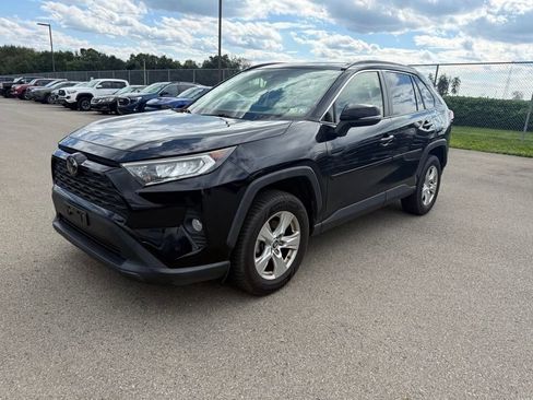 Used 2019 Toyota RAV4 XLE w/ Convenience Package AWD/4WD image 2
