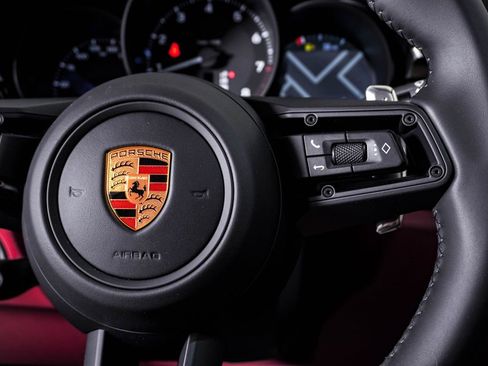 New 2026 Porsche Macan image 19