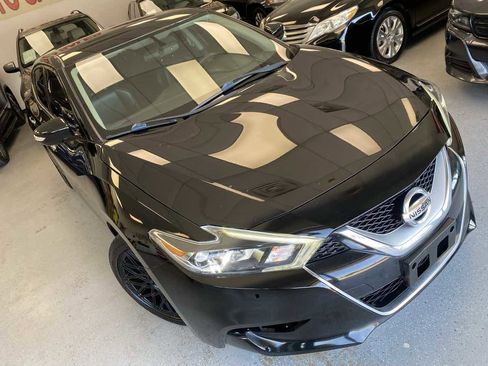 Used 2017 Nissan Maxima SR w/ Midnight Edition image 9