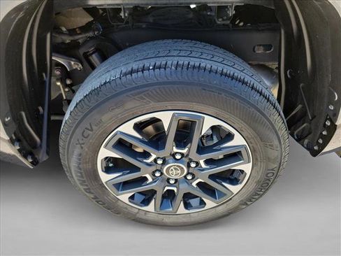Used 2023 Toyota Tundra Limited w/ Power Package AWD/4WD image 11
