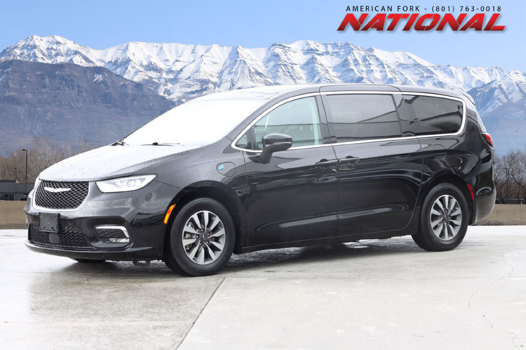 Used 2024 Chrysler Pacifica Limited FWD image 1