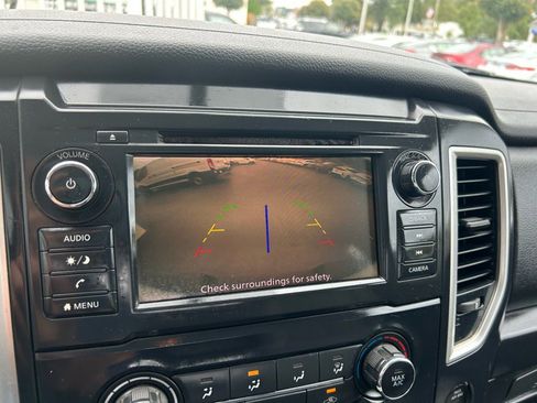 Used 2019 Nissan Titan S image 14