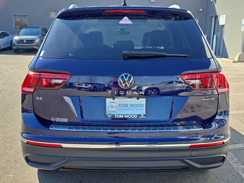Used 2023 Volkswagen Tiguan SE w/ Panoramic Sunroof Package image 10