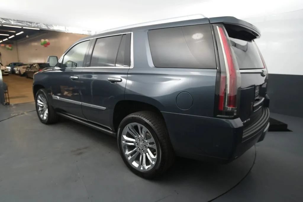 Used 2019 Cadillac Escalade Premium Luxury w/ LPO, Radiant Package AWD/4WD image 3